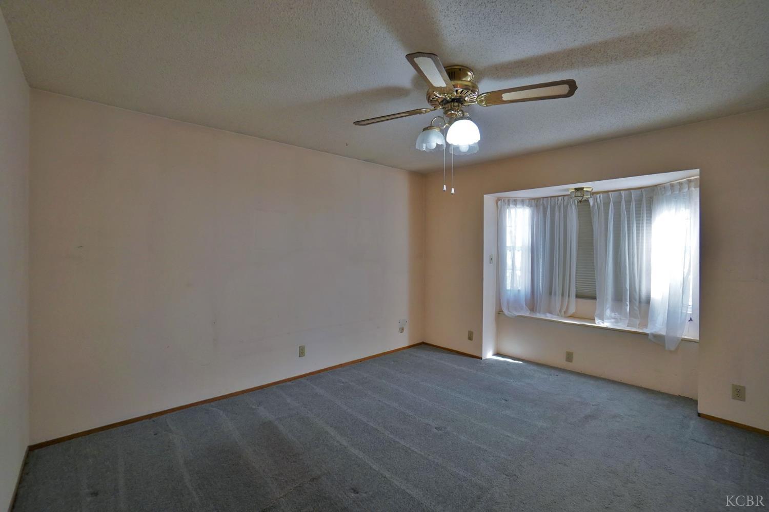 5761 N Orchard St N, Fresno, CA 93710