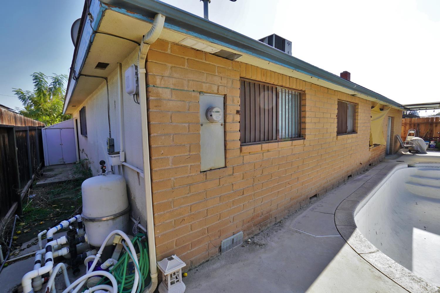 5761 N Orchard St N, Fresno, CA 93710