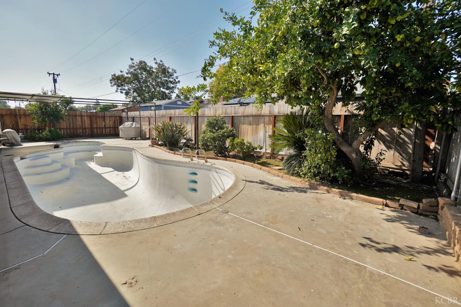 5761 N Orchard St N, Fresno, CA 93710