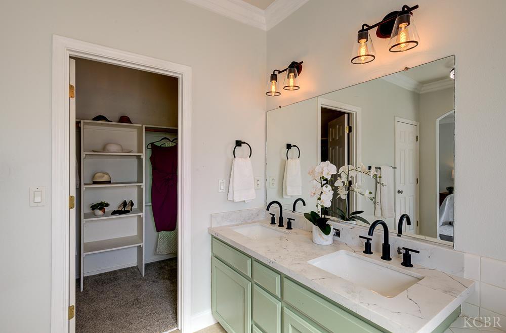 1113 Maple Ave, Fowler, CA 92056