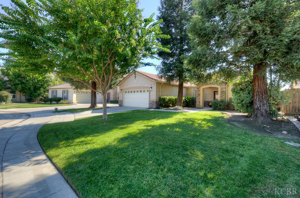 1113 Maple Ave, Fowler, CA 92056