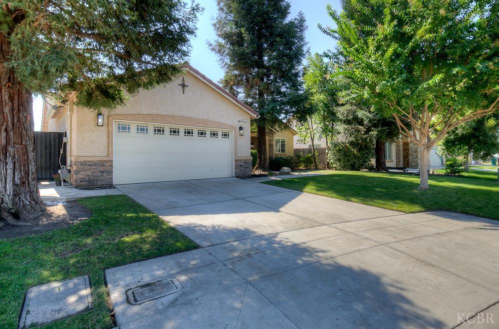 1113 Maple Ave, Fowler, CA 92056