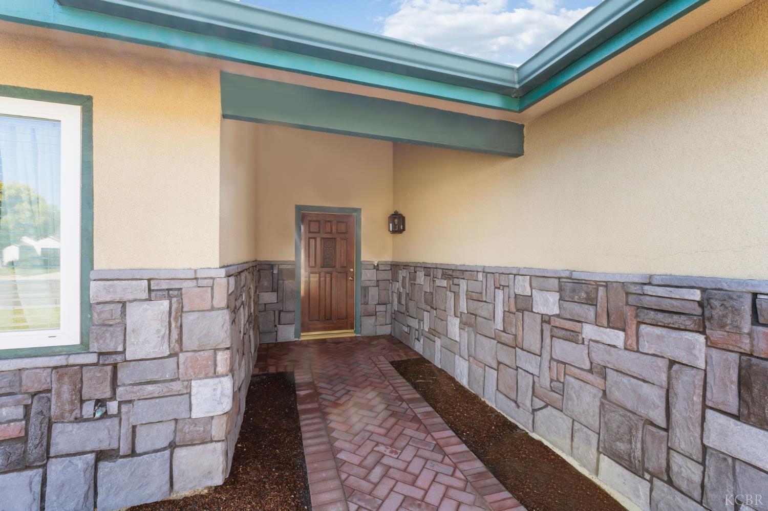 1463 Cedar Ln, Lemoore, CA 93245