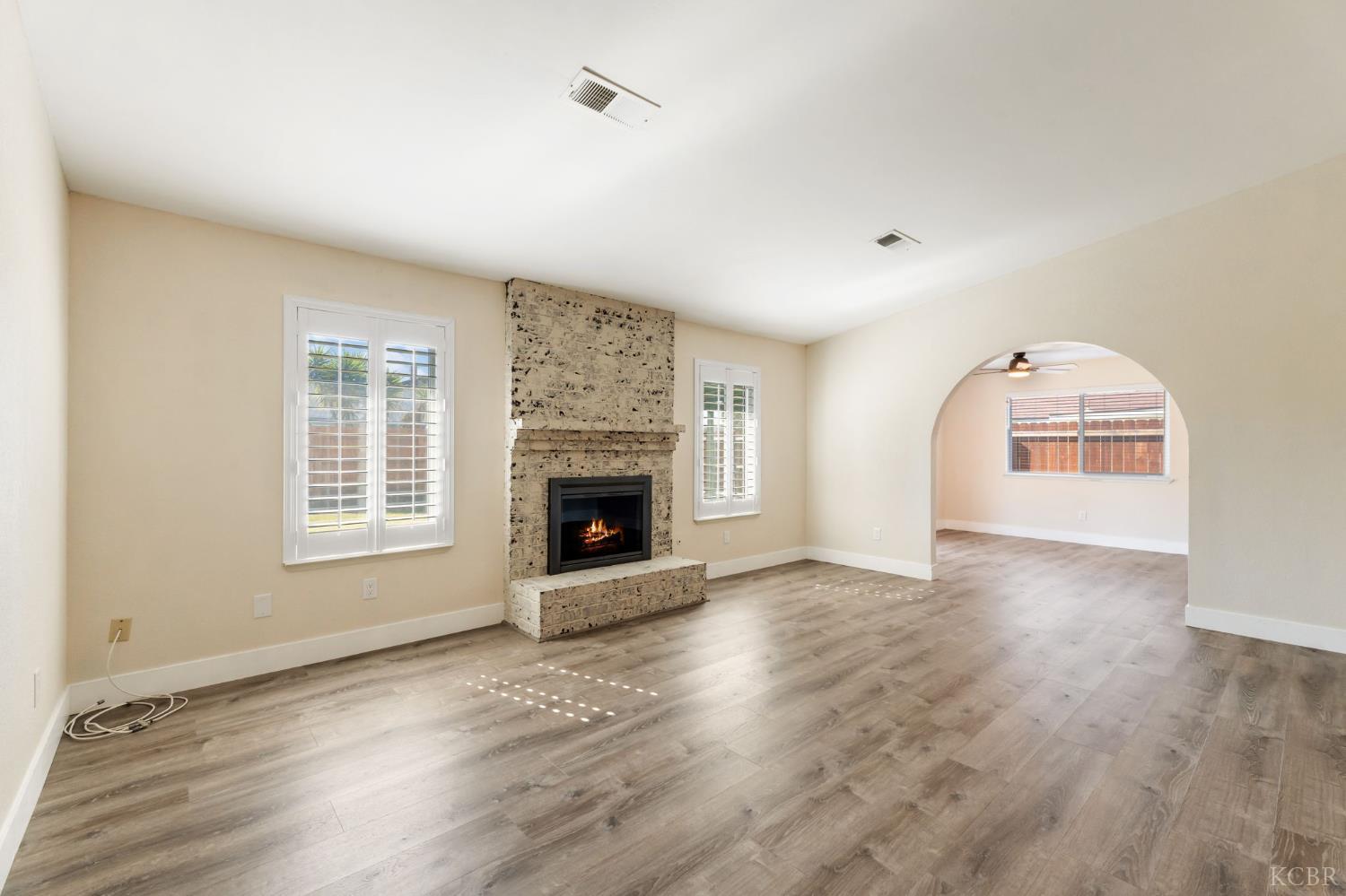 1463 Cedar Ln, Lemoore, CA 93245