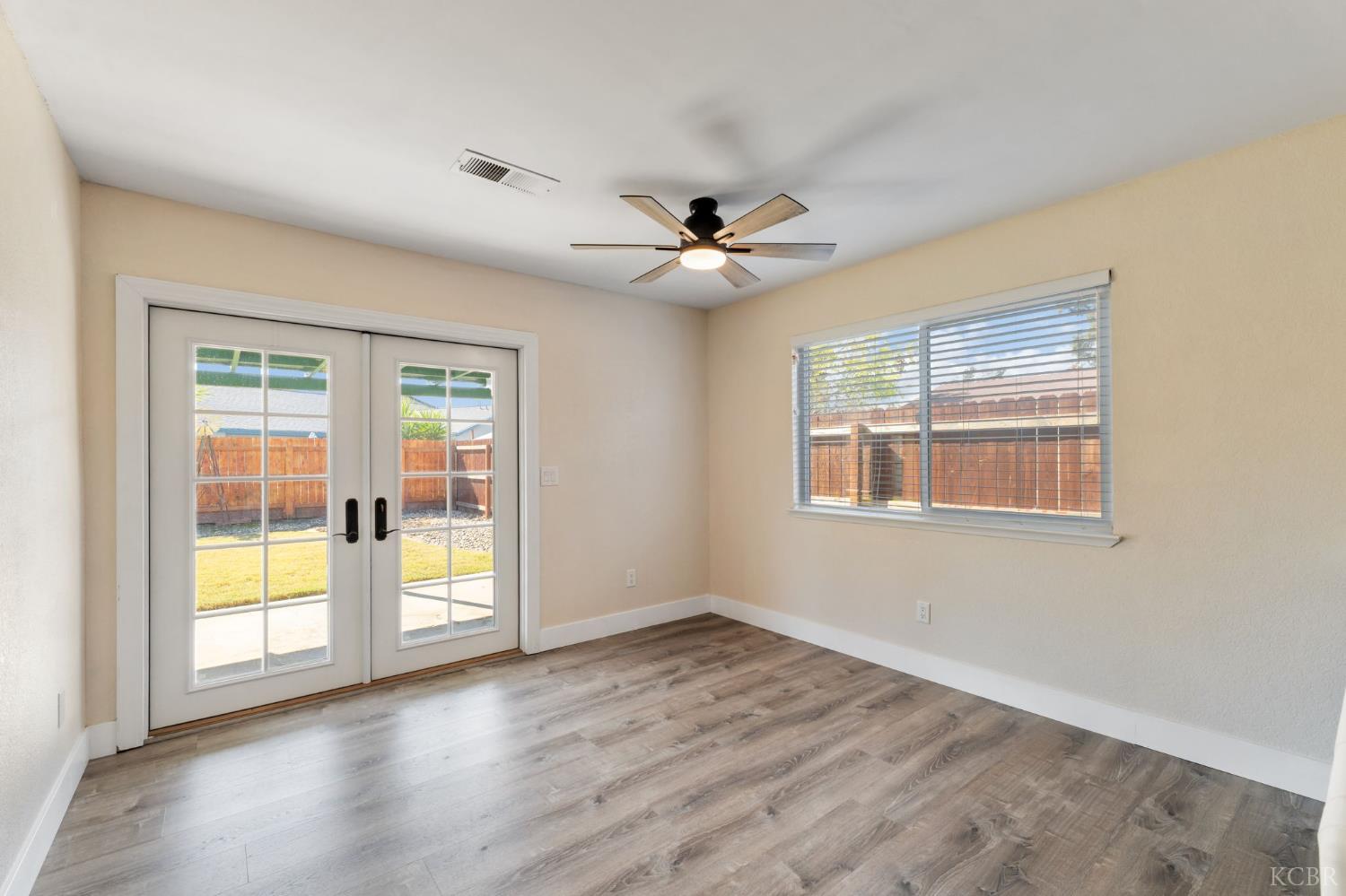 1463 Cedar Ln, Lemoore, CA 93245