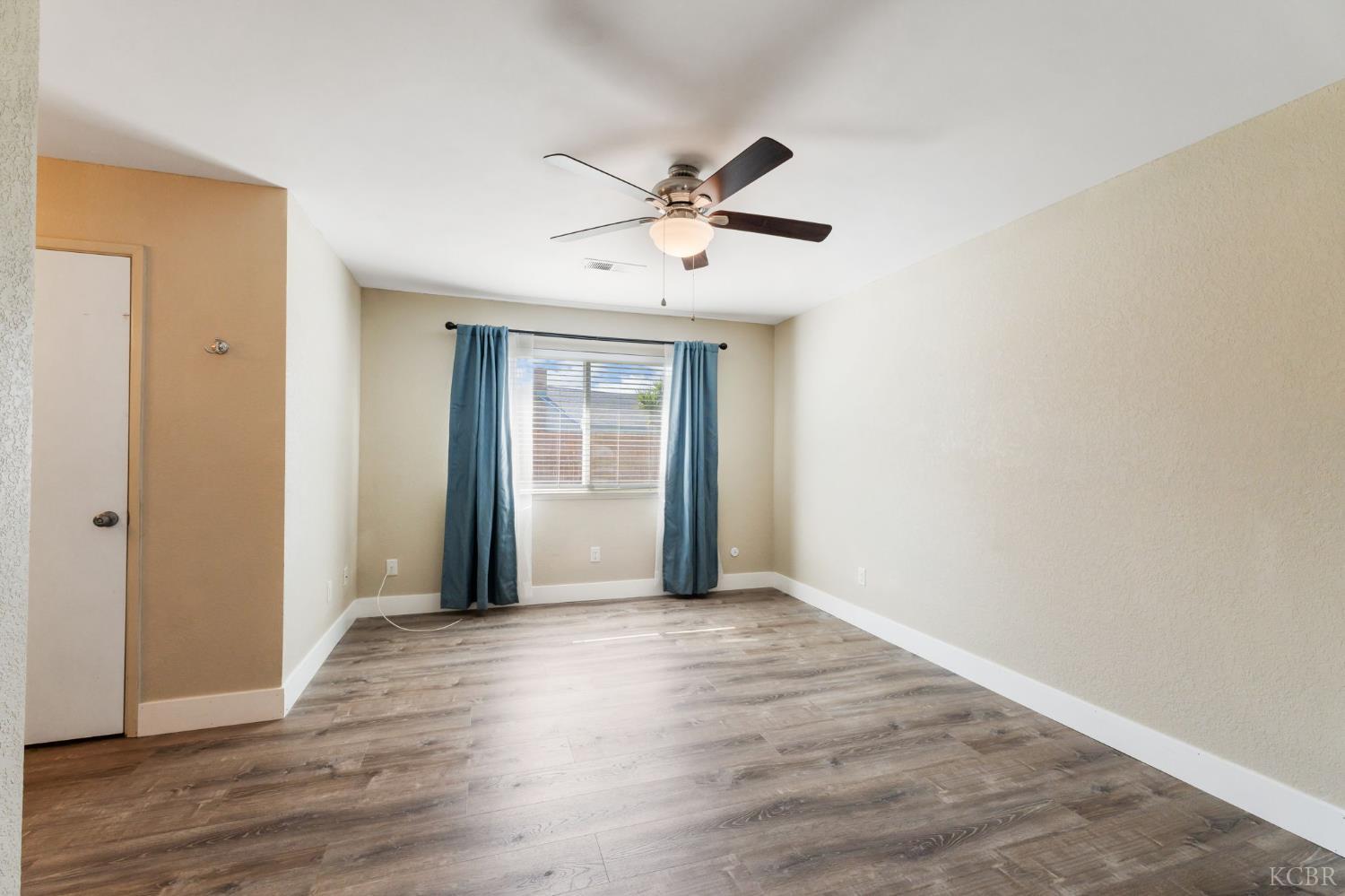 1463 Cedar Ln, Lemoore, CA 93245