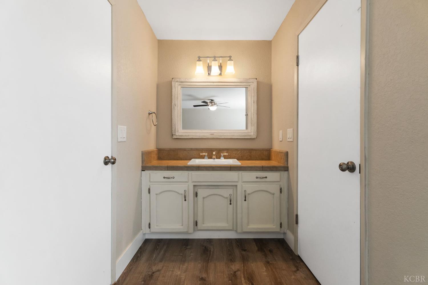 1463 Cedar Ln, Lemoore, CA 93245