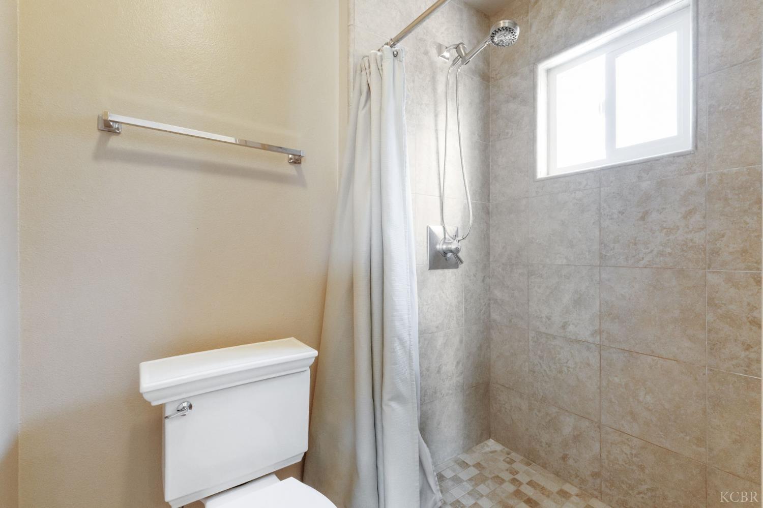 1463 Cedar Ln, Lemoore, CA 93245