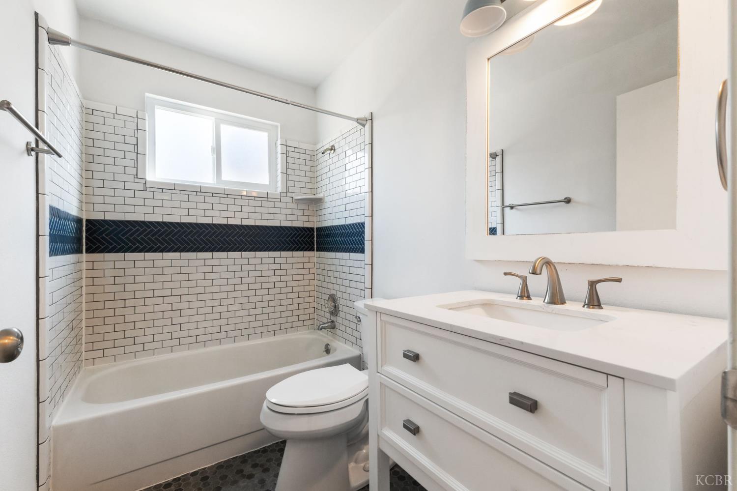 1463 Cedar Ln, Lemoore, CA 93245