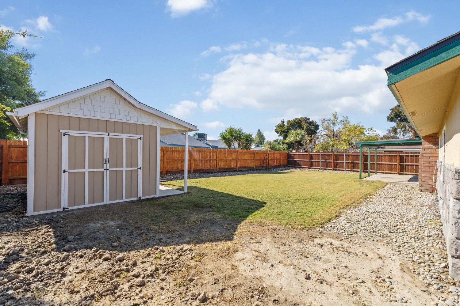 1463 Cedar Ln, Lemoore, CA 93245