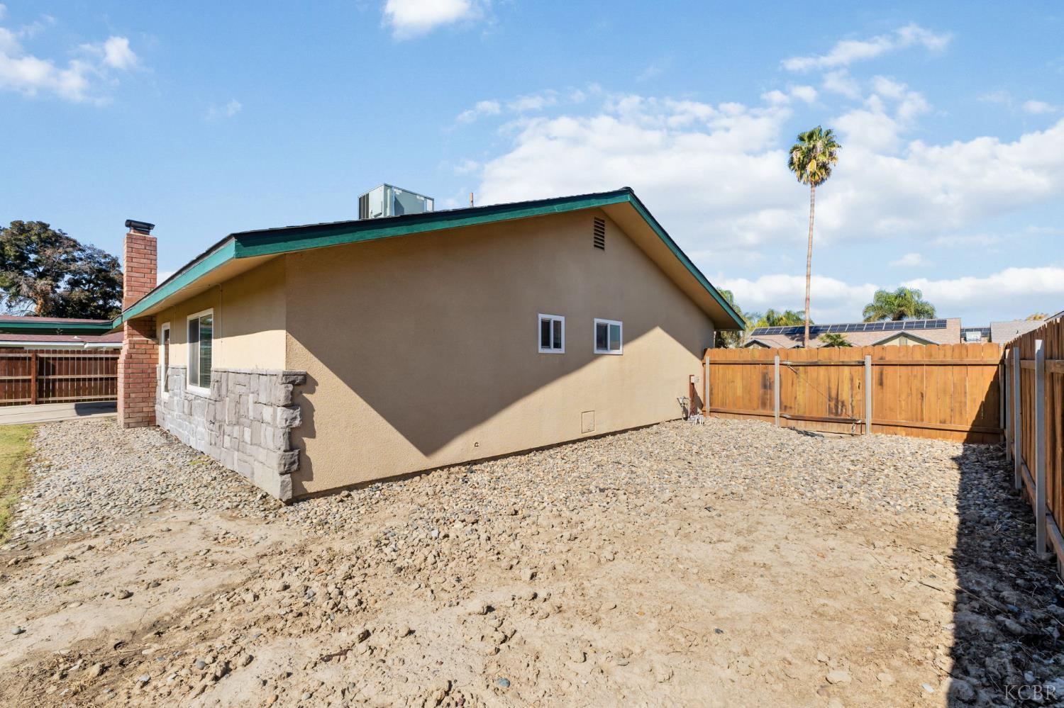1463 Cedar Ln, Lemoore, CA 93245