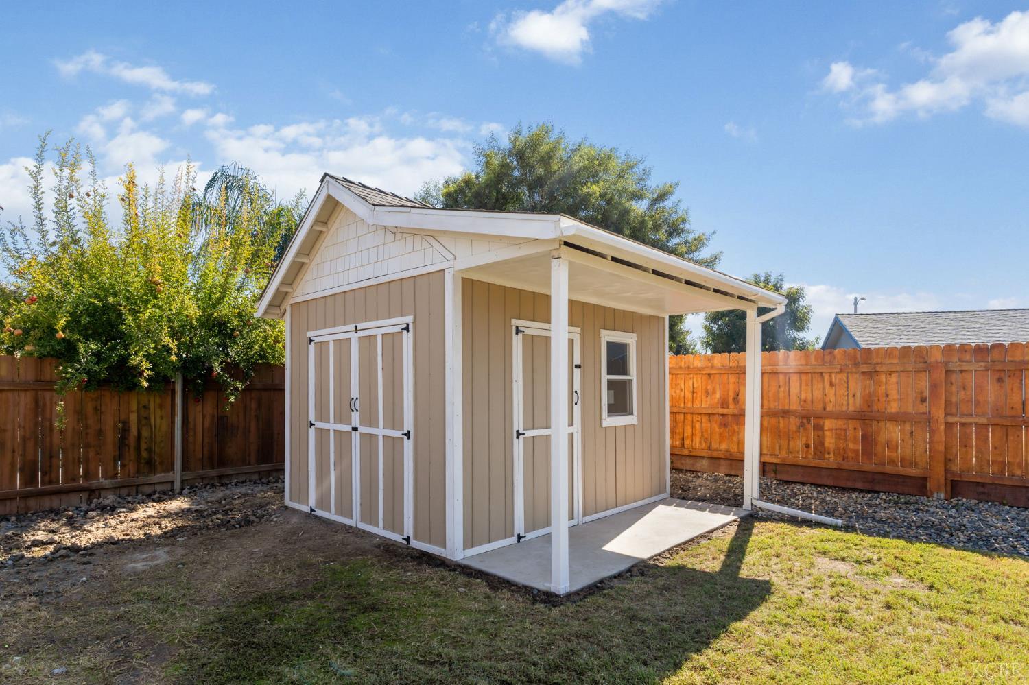 1463 Cedar Ln, Lemoore, CA 93245