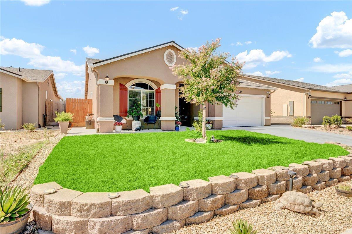 1104 E Ventura St, Avenal, CA 93204