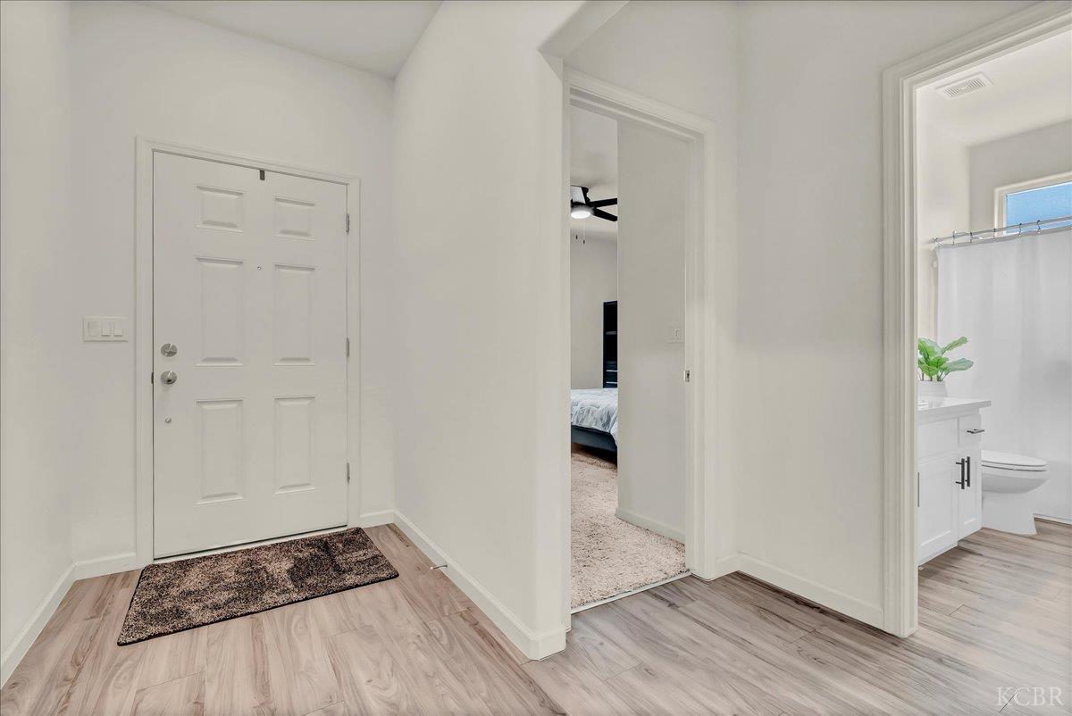 1104 E Ventura St, Avenal, CA 93204