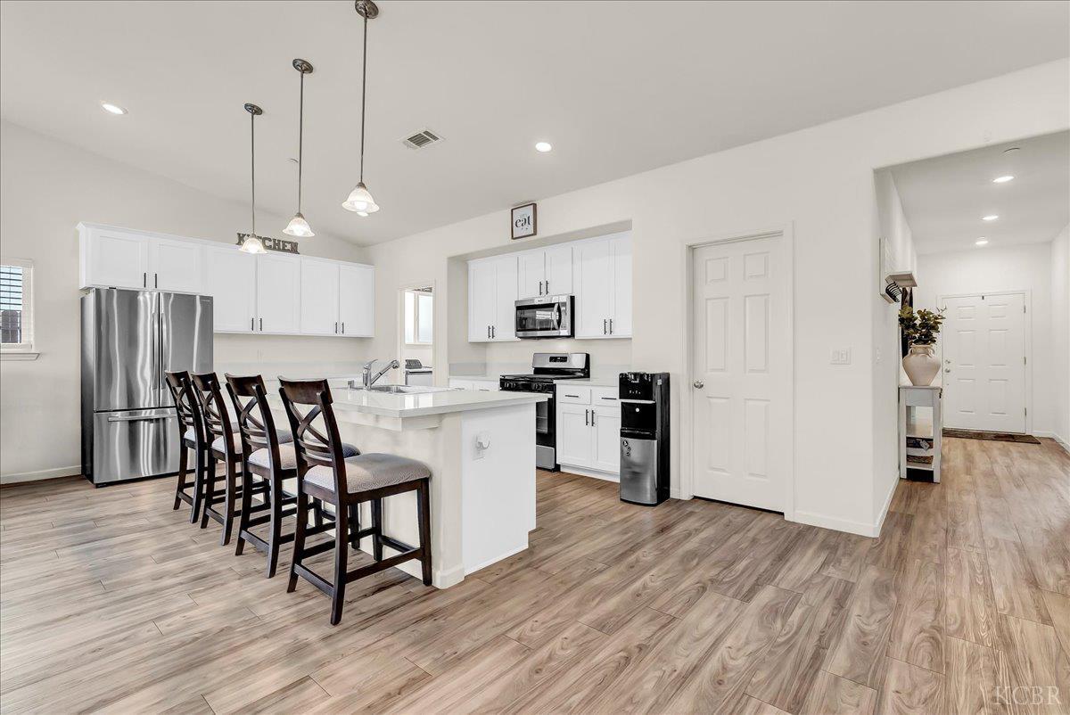 1104 E Ventura St, Avenal, CA 93204