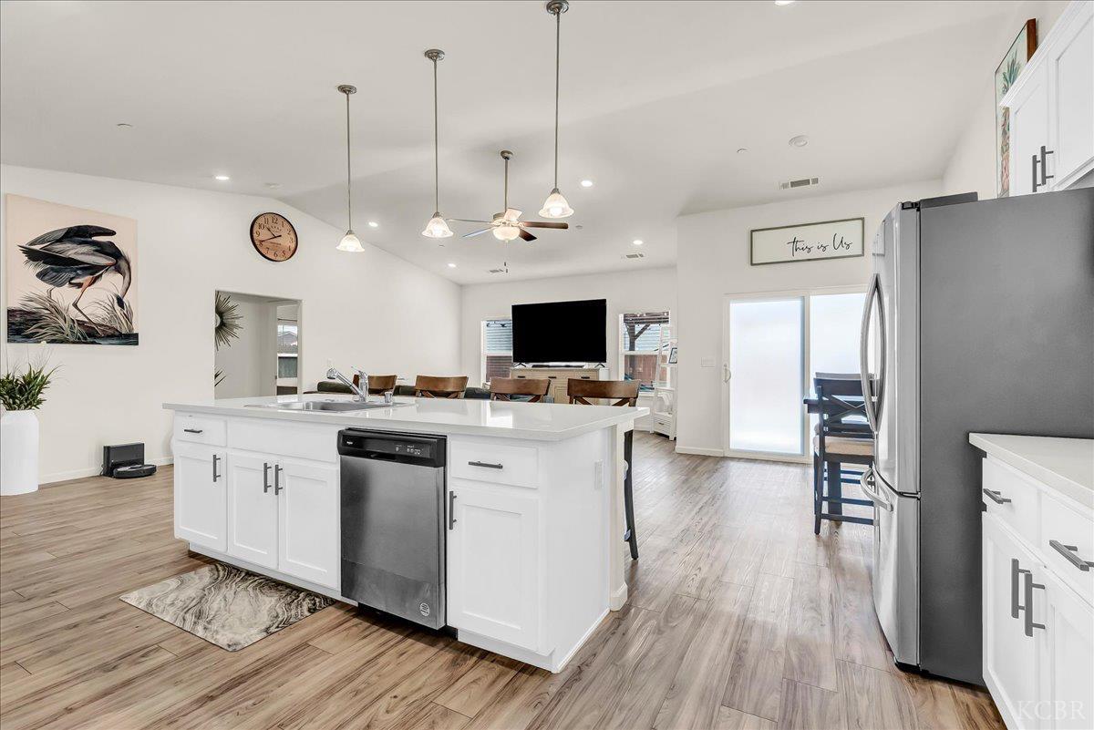 1104 E Ventura St, Avenal, CA 93204