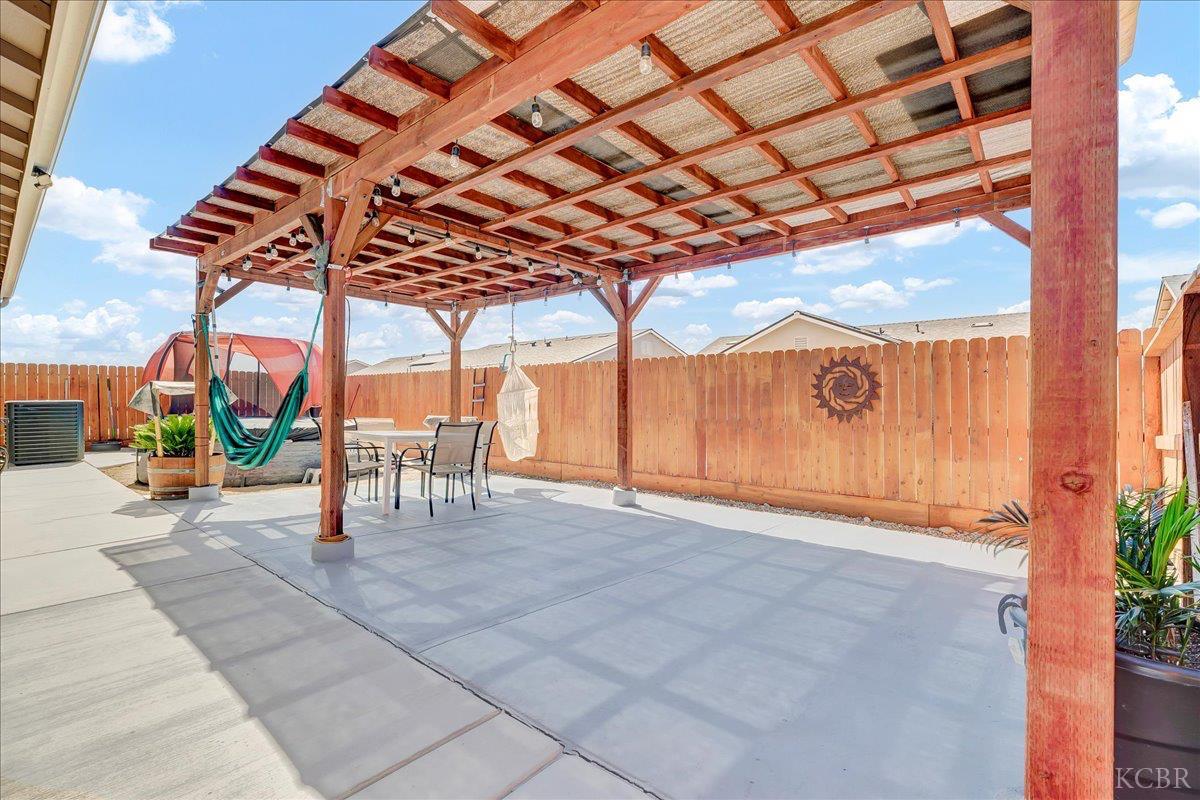 1104 E Ventura St, Avenal, CA 93204