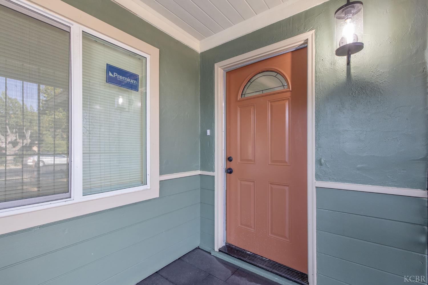 2452 S Holloway Ave, Fresno, CA 93725