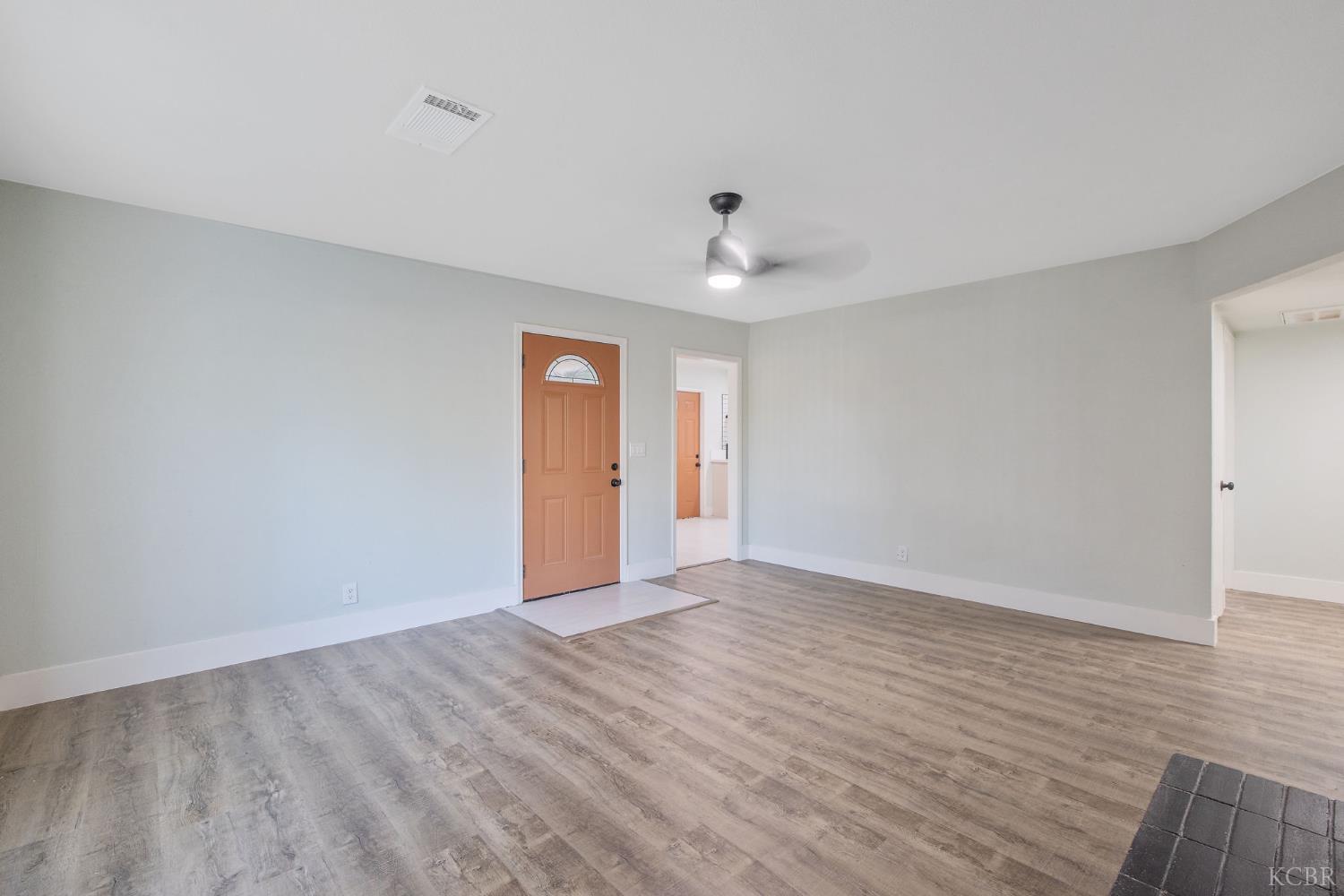 2452 S Holloway Ave, Fresno, CA 93725