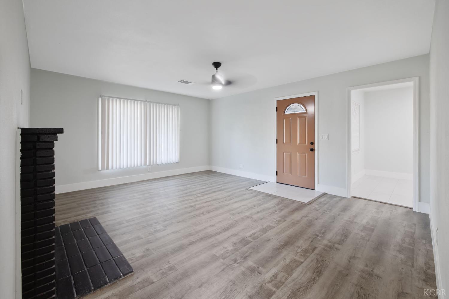 2452 S Holloway Ave, Fresno, CA 93725