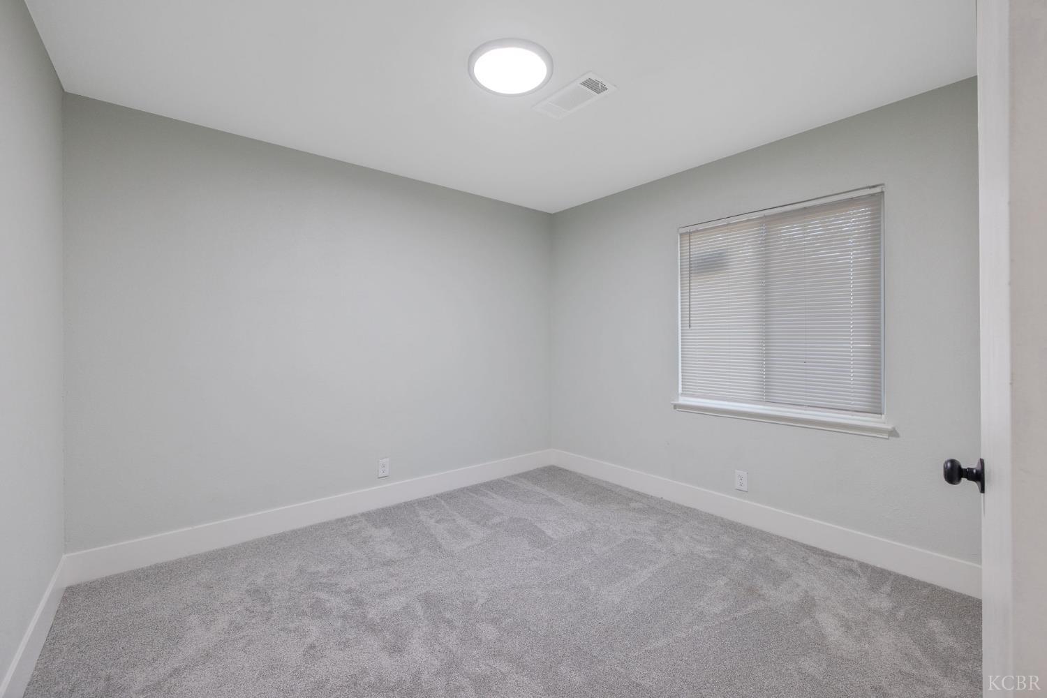 2452 S Holloway Ave, Fresno, CA 93725