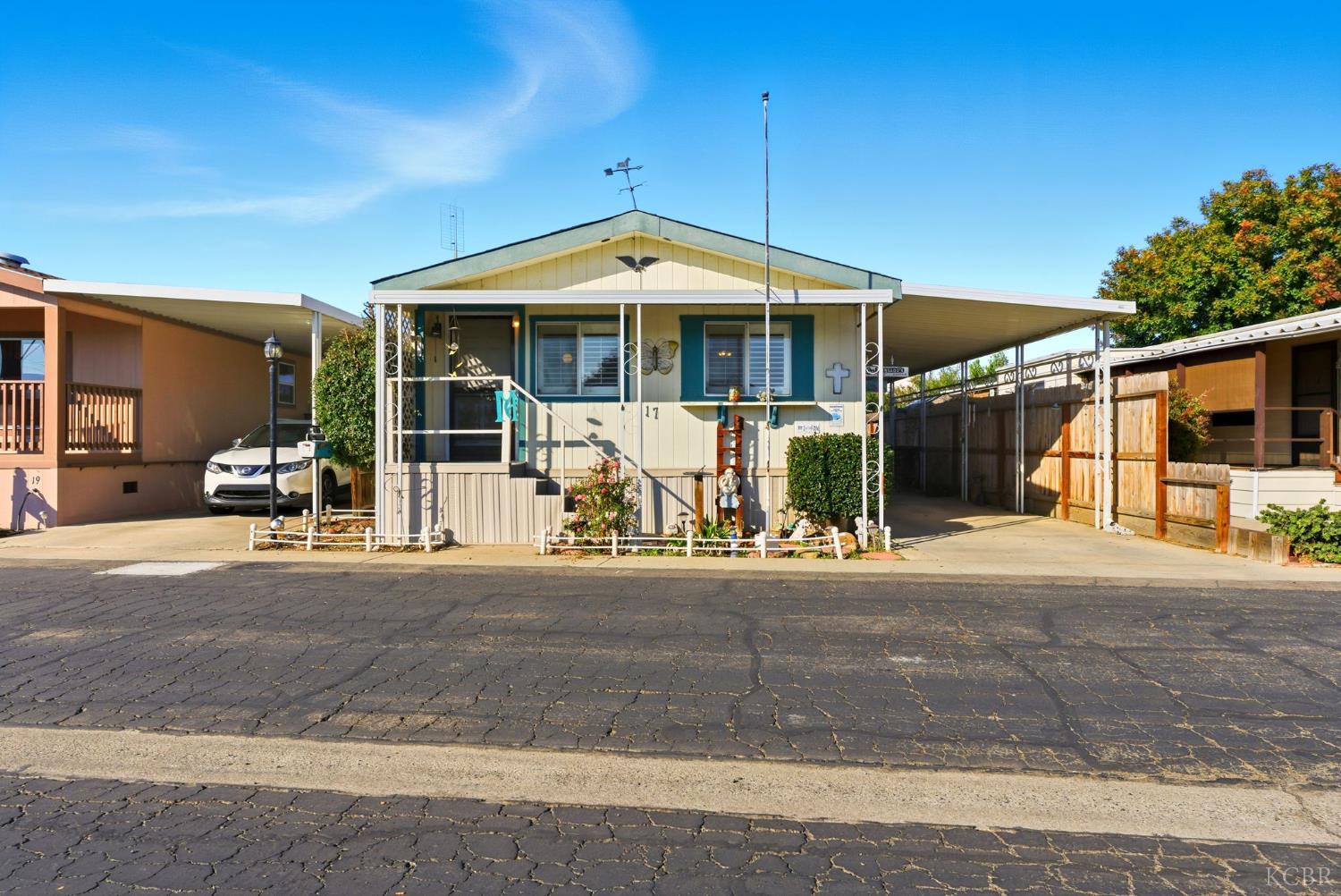 1255 W Grangeville Blvd, Hanford, CA 93230