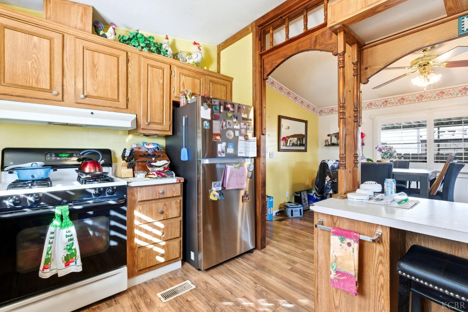 1255 W Grangeville Blvd, Hanford, CA 93230