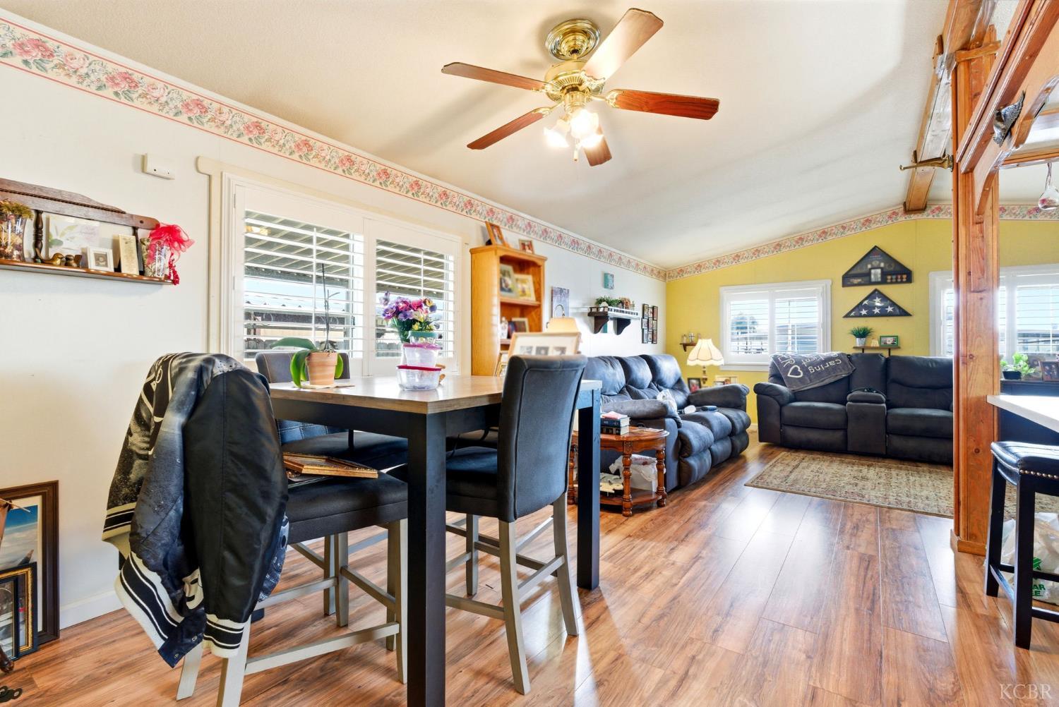 1255 W Grangeville Blvd, Hanford, CA 93230