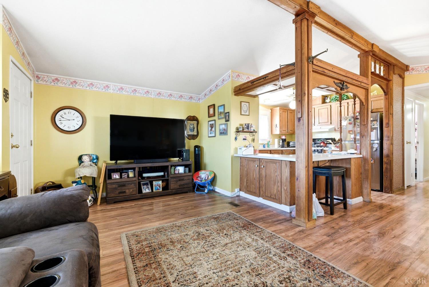 1255 W Grangeville Blvd, Hanford, CA 93230