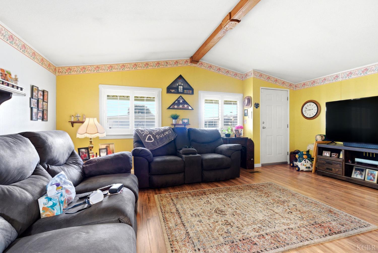 1255 W Grangeville Blvd, Hanford, CA 93230