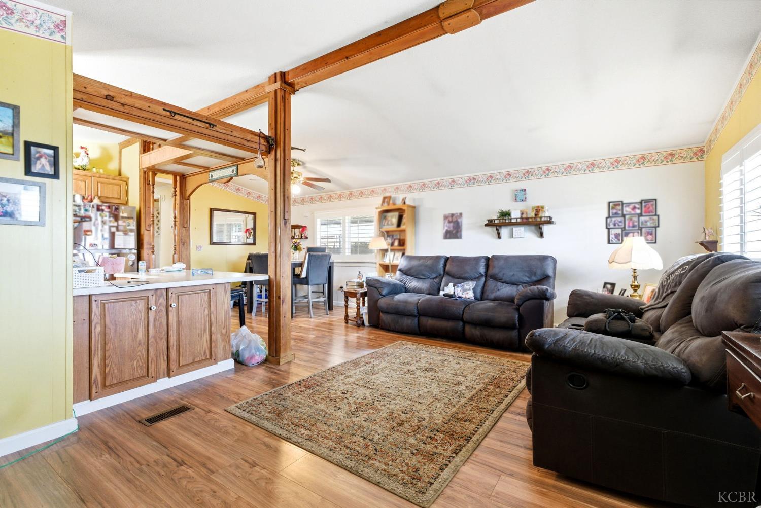 1255 W Grangeville Blvd, Hanford, CA 93230