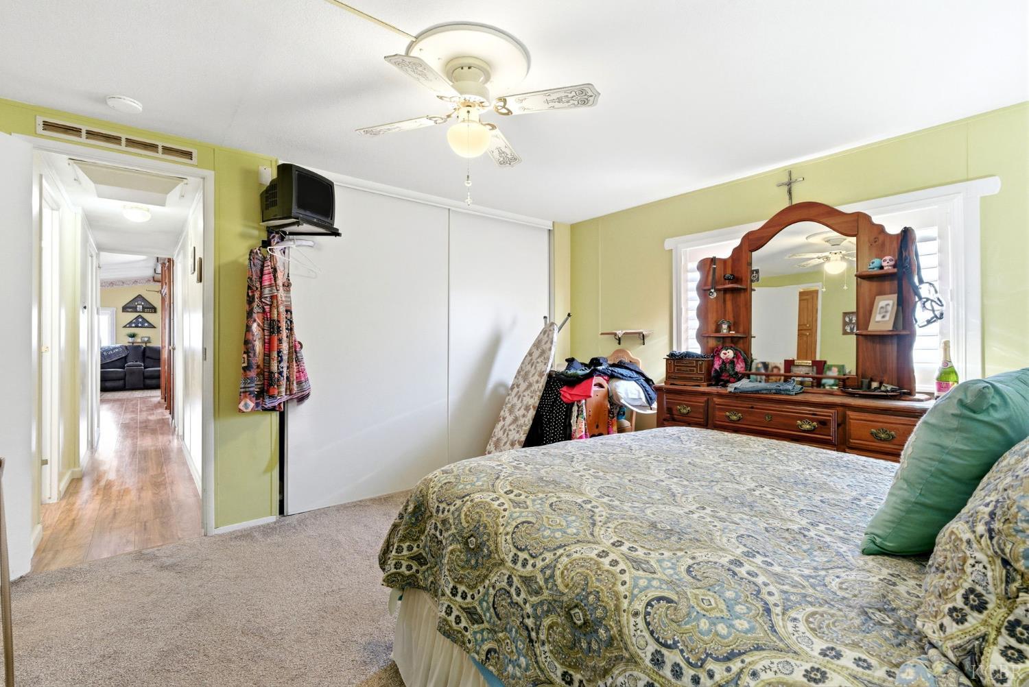 1255 W Grangeville Blvd, Hanford, CA 93230