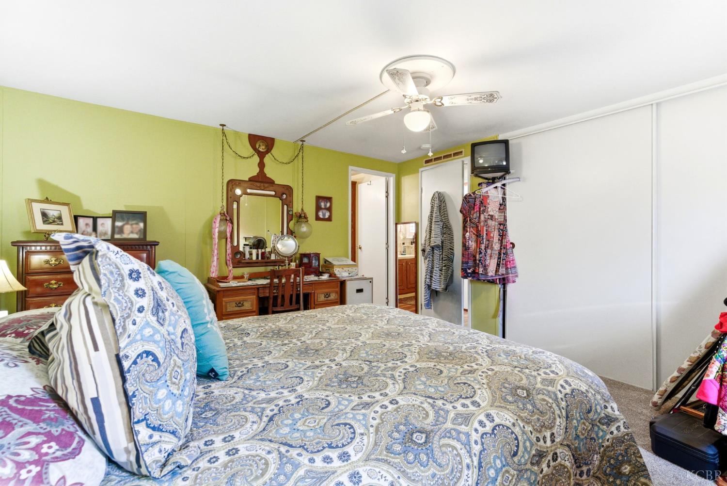 1255 W Grangeville Blvd, Hanford, CA 93230