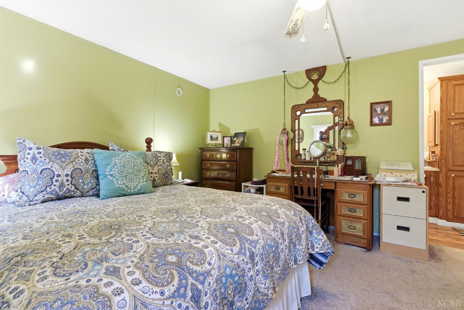 1255 W Grangeville Blvd, Hanford, CA 93230