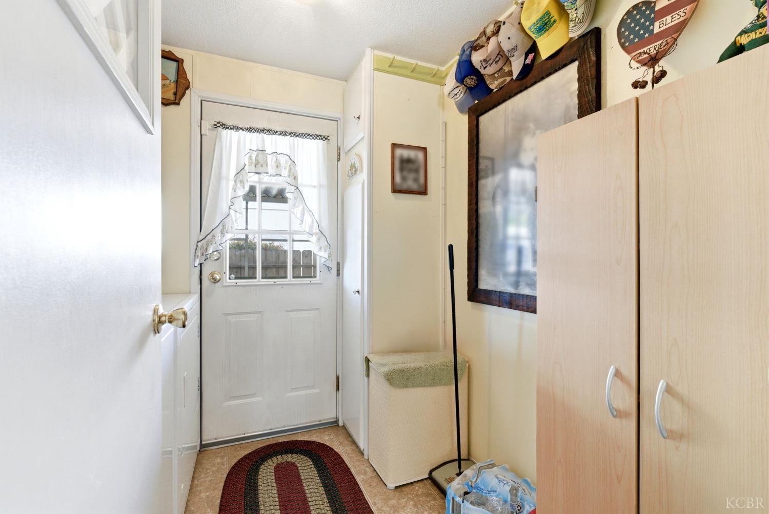 1255 W Grangeville Blvd, Hanford, CA 93230