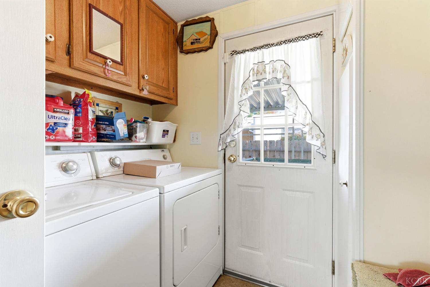 1255 W Grangeville Blvd, Hanford, CA 93230