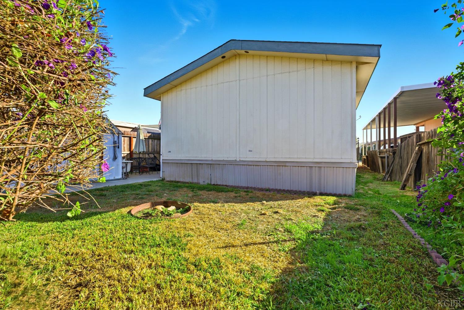 1255 W Grangeville Blvd, Hanford, CA 93230