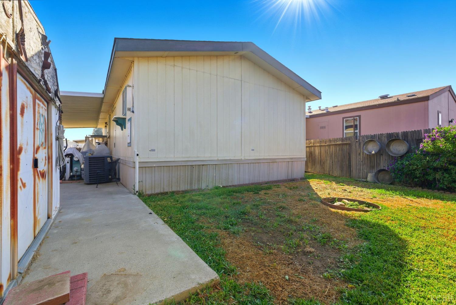 1255 W Grangeville Blvd, Hanford, CA 93230