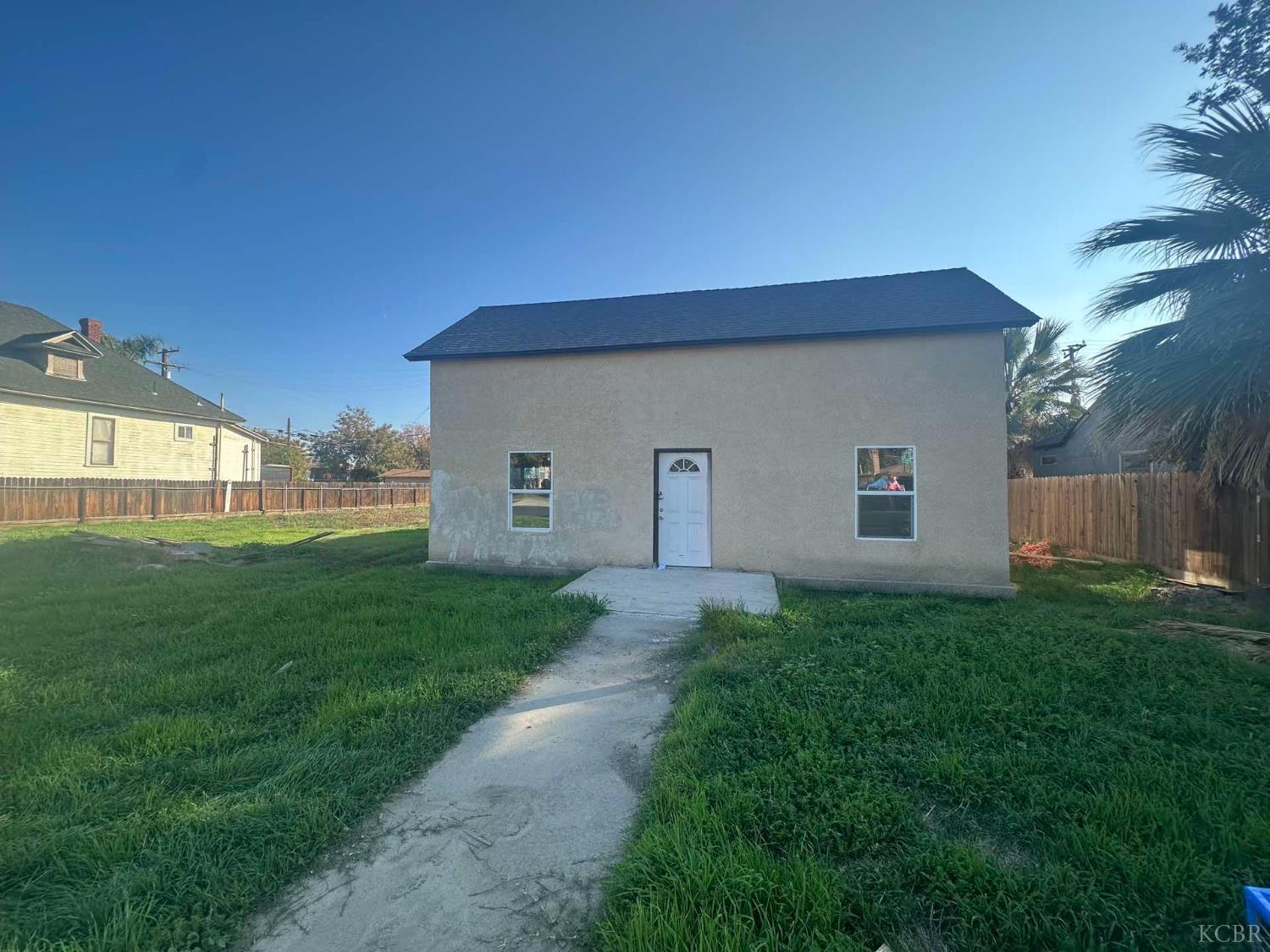 409 Central Ave, Hanford, CA 93230