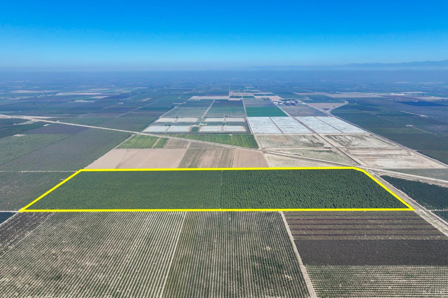 8651 Corona Ave, Laton, CA 93242