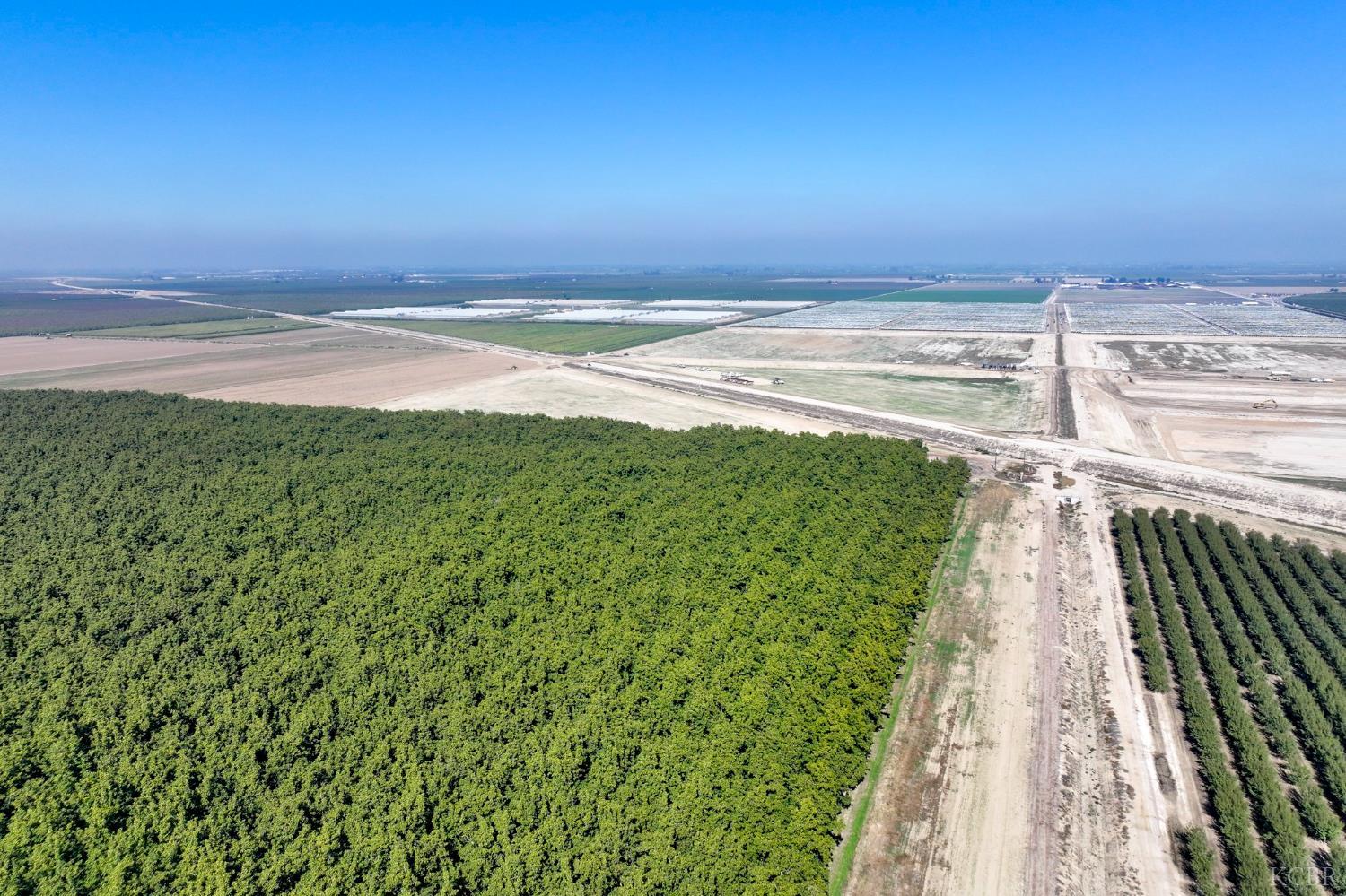 8651 Corona Ave, Laton, CA 93242