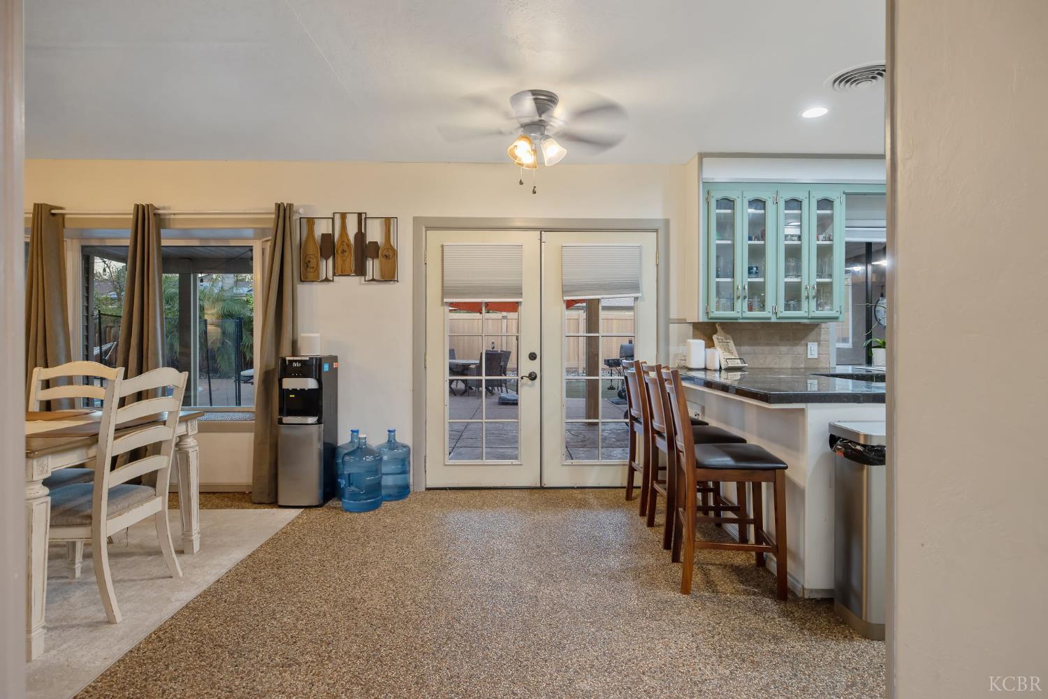 1821 Mulberry Dr, Hanford, CA 93230