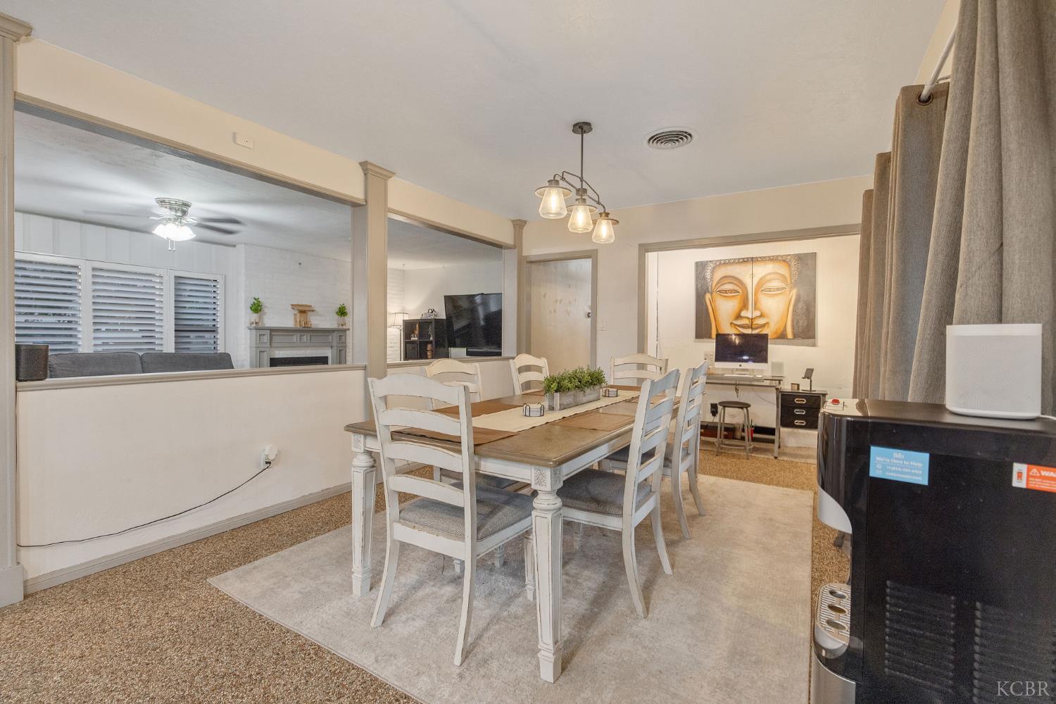 1821 Mulberry Dr, Hanford, CA 93230