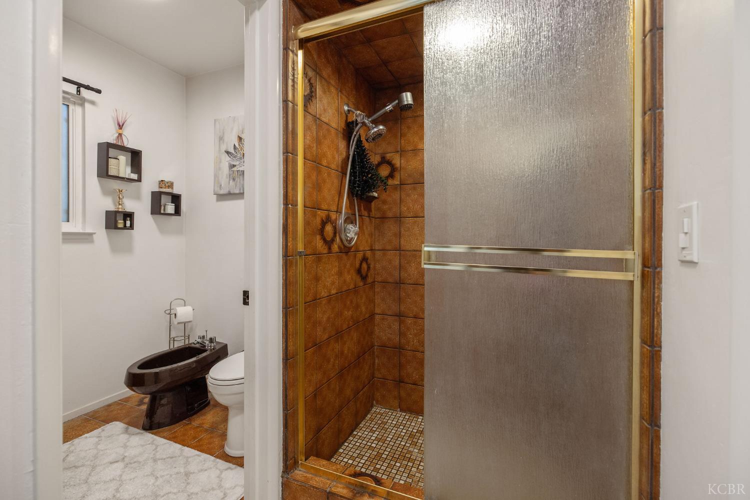 1821 Mulberry Dr, Hanford, CA 93230