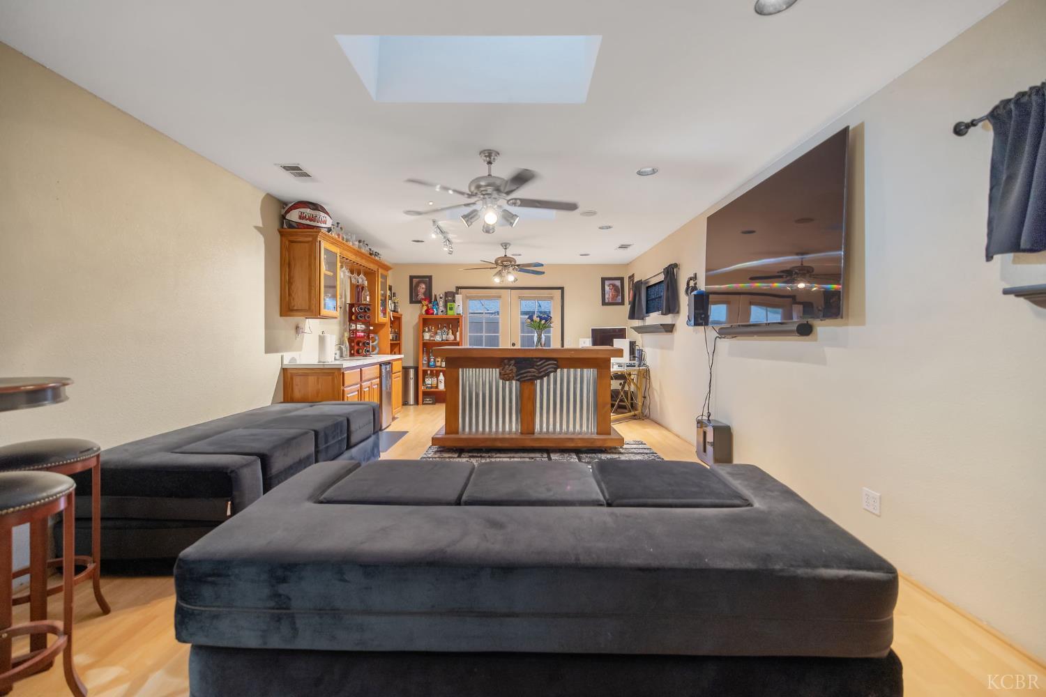 1821 Mulberry Dr, Hanford, CA 93230