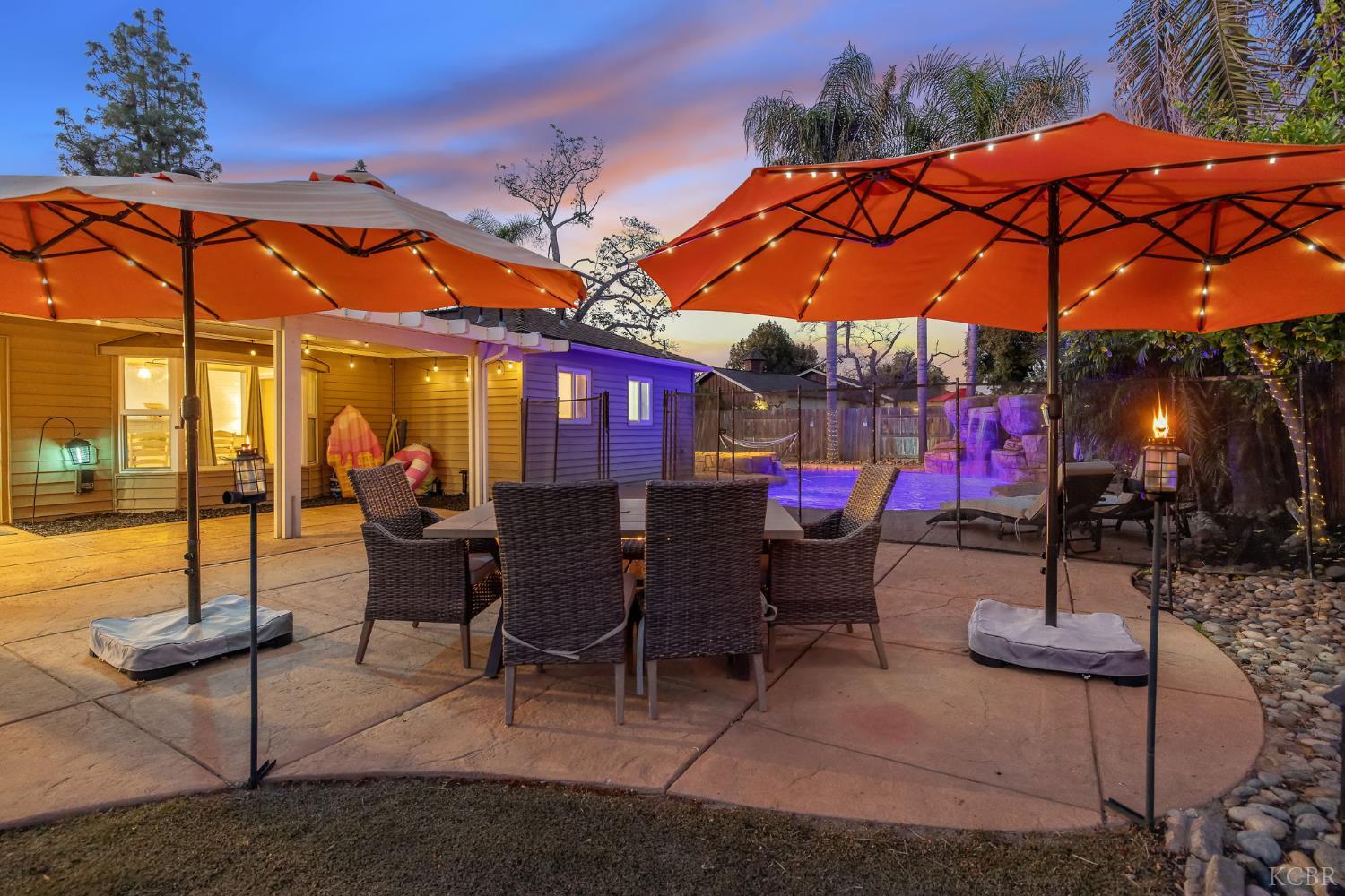 1821 Mulberry Dr, Hanford, CA 93230