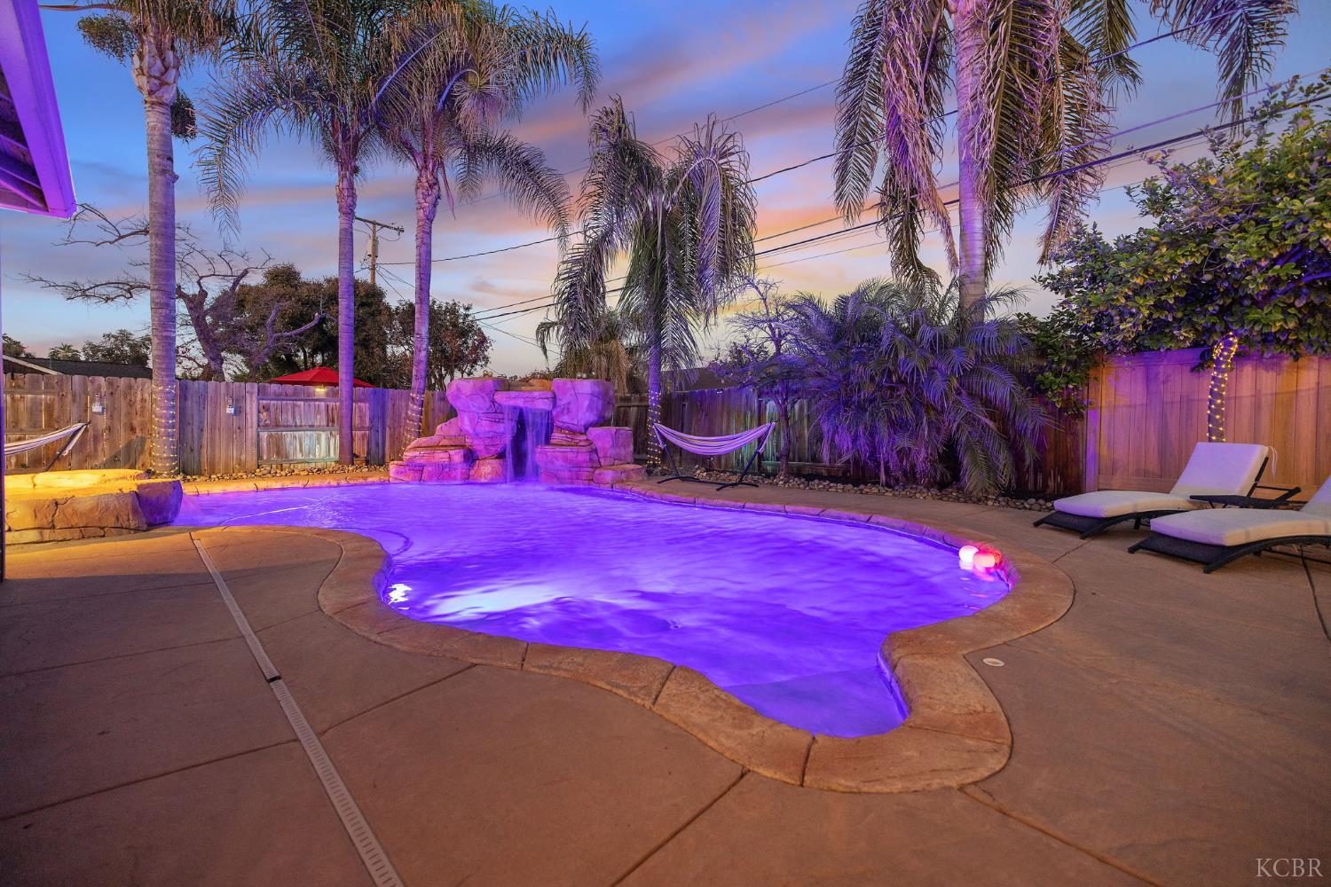 1821 Mulberry Dr, Hanford, CA 93230