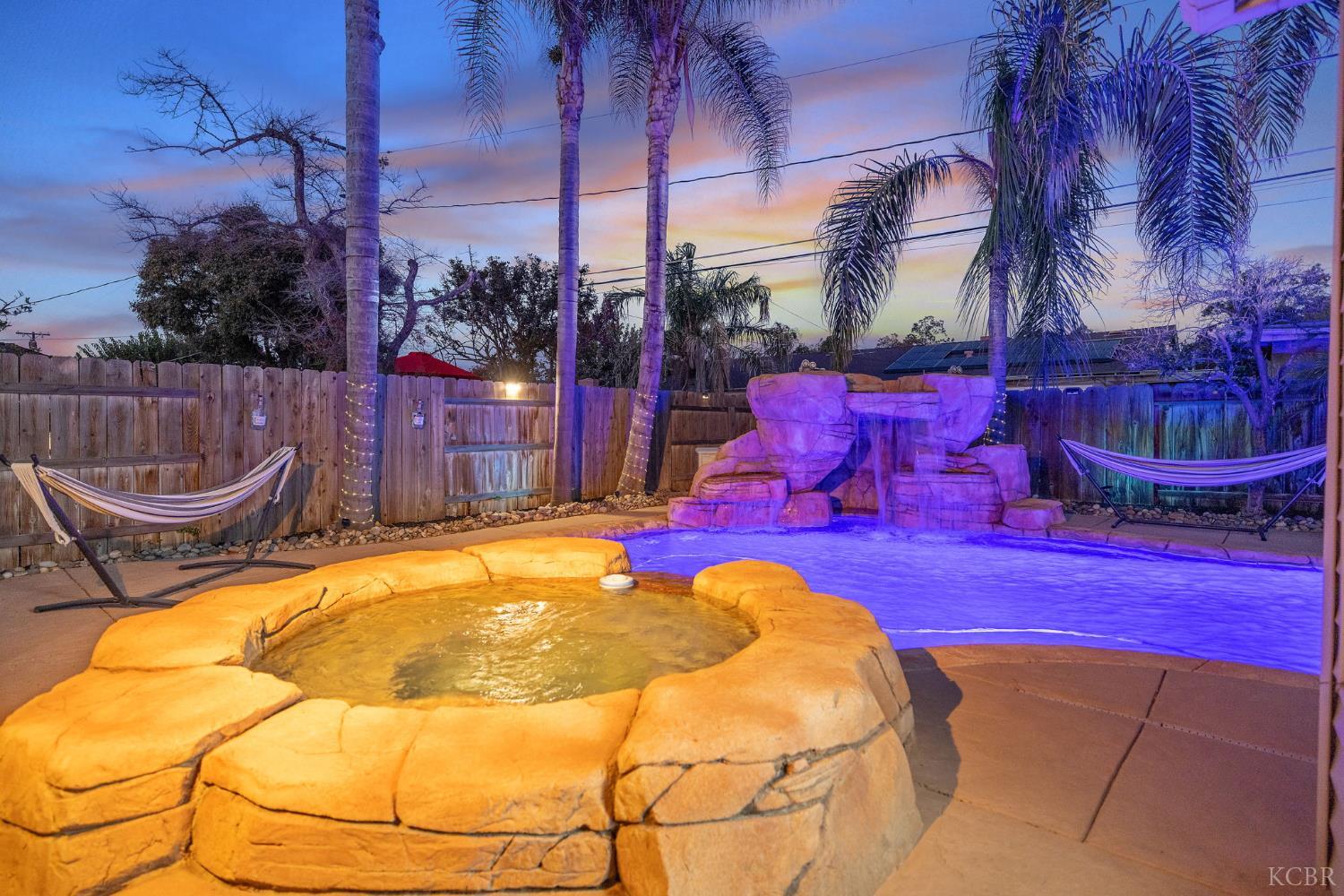 1821 Mulberry Dr, Hanford, CA 93230