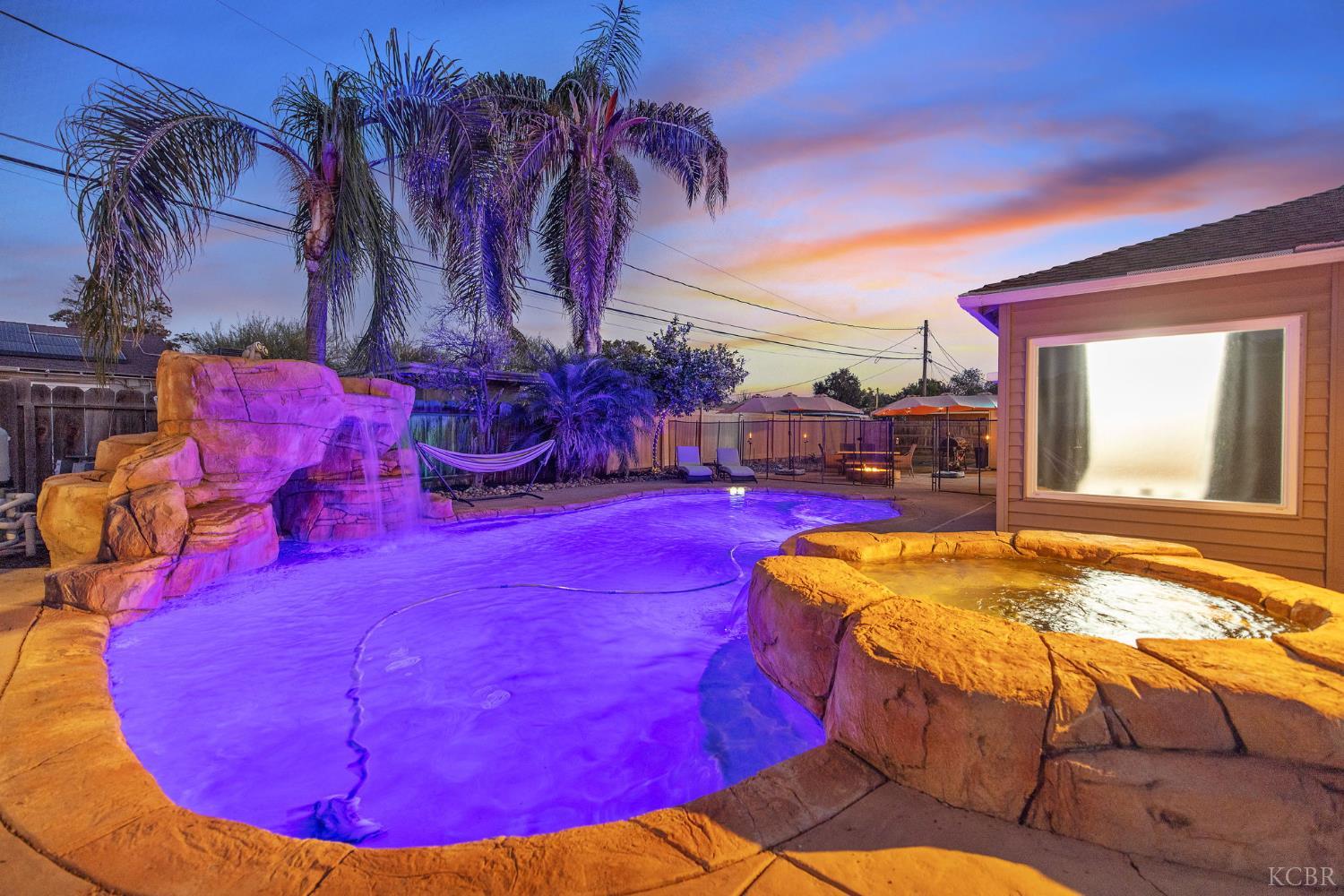 1821 Mulberry Dr, Hanford, CA 93230