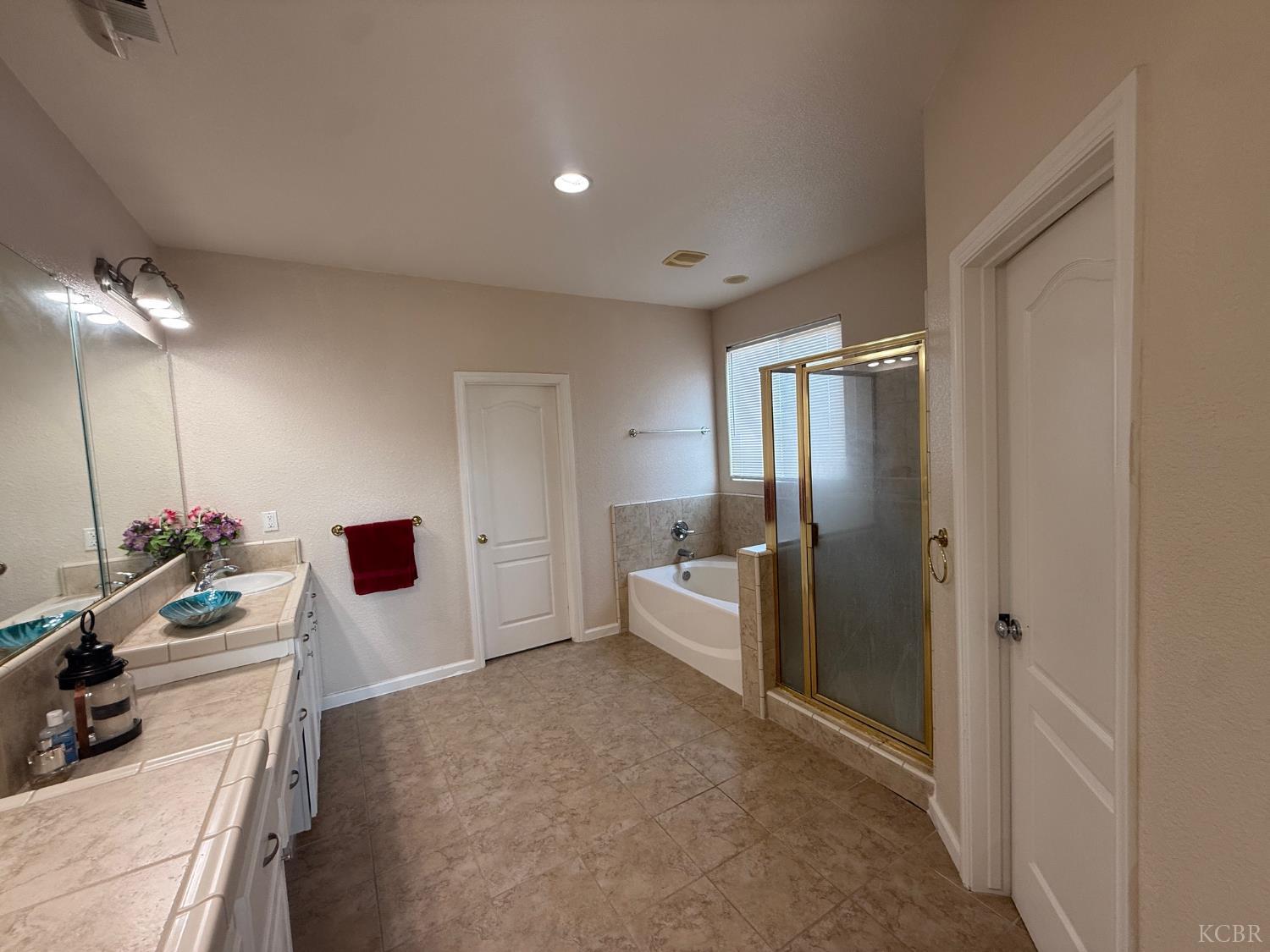 2243 W Franklin Way, Hanford, CA 93230